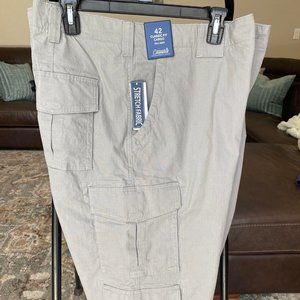 NEW ROUNDTREE & YORKE CASUAL CARGO SHORTS